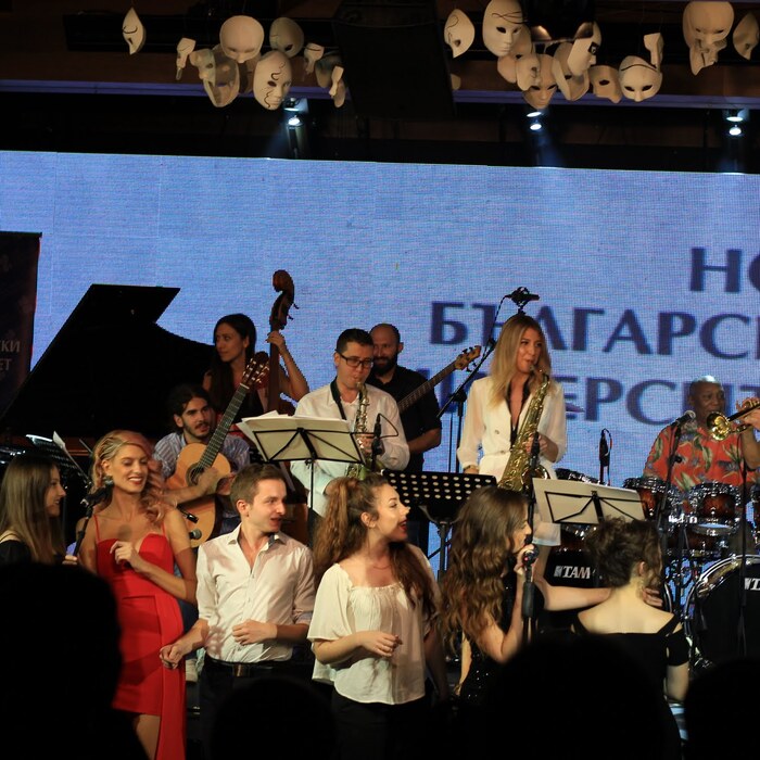 img-0618_700x700_crop_478b24840a