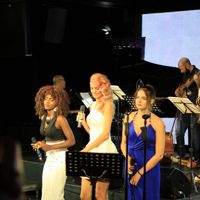 img-0434_700x700_crop_478b24840a